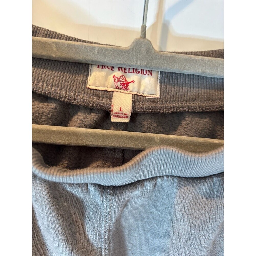 True Religion - Picture 3 of 8